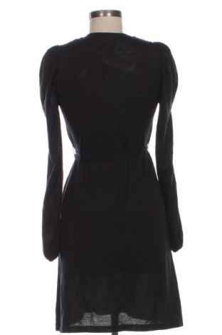 Рокля Sisley, Размер M, Цвят Черен, Цена 33,99 лв.