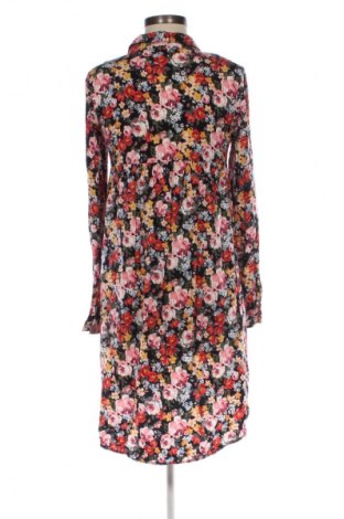 Рокля Stradivarius, Размер M, Цвят Многоцветен, Цена 48,03 лв.