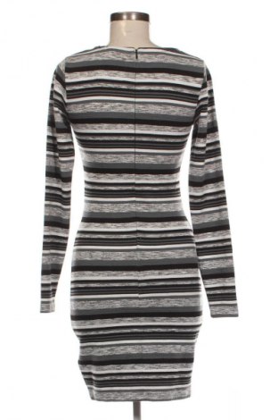 Рокля Superdry, Размер M, Цвят Многоцветен, Цена 23,99 лв.