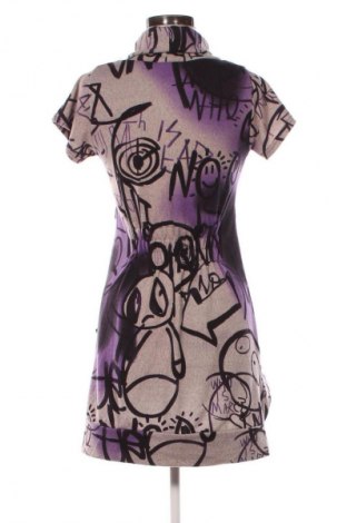 Рокля The First, Размер M, Цвят Многоцветен, Цена 39,03 лв.