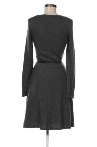 Kleid Tom Tailor, Größe M, Farbe Grau, Preis € 6,99