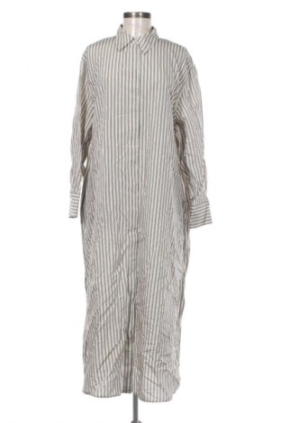 Рокля Tommy Hilfiger, Размер L, Цвят Многоцветен, Цена 140,60 €