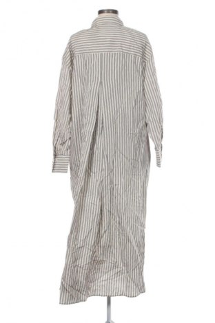 Рокля Tommy Hilfiger, Размер L, Цвят Многоцветен, Цена 140,60 €