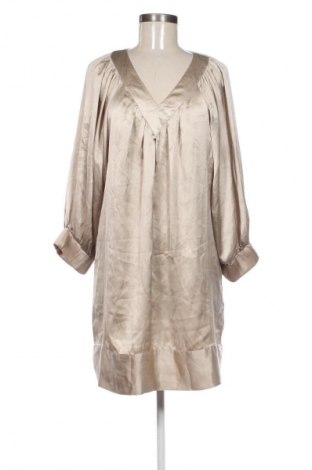 Рокля Vero Moda, Размер M, Цвят Бежов, Цена 27,37 лв.