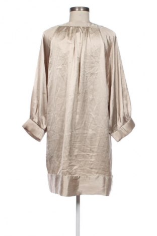 Рокля Vero Moda, Размер M, Цвят Бежов, Цена 27,37 лв.