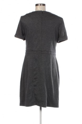 Kleid Yessica, Größe M, Farbe Grau, Preis € 7,99