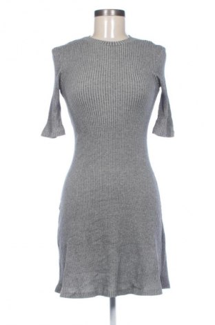 Kleid Zara, Größe M, Farbe Grau, Preis 31,68 €