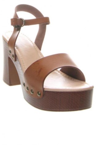 Szandálok Koroshi, Méret 40, Szín Barna, Ár 19 499 Ft