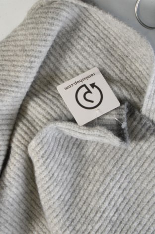 Šál  Esprit, Farba Sivá, Cena  10,24 €