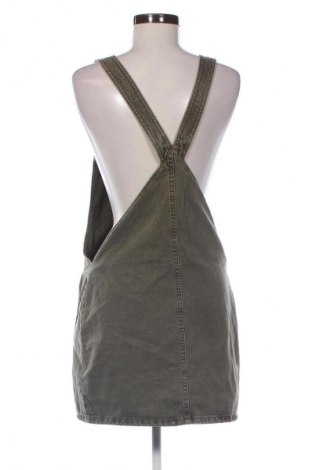 Latzkleid Cropp, Größe M, Farbe Grün, Preis 24,55 €