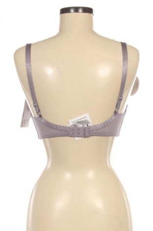 Сутиен Triumph, Размер S, Цвят Лилав, Цена 93,99 лв.