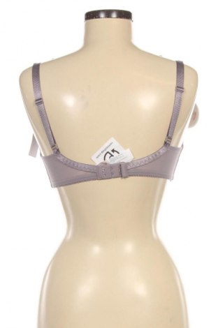 Podprsenka Triumph, Velikost M, Barva Šedá, Cena  1 429,00 Kč