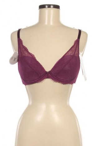 Podprsenka Triumph, Velikost S, Barva Červená, Cena  1 429,00 Kč