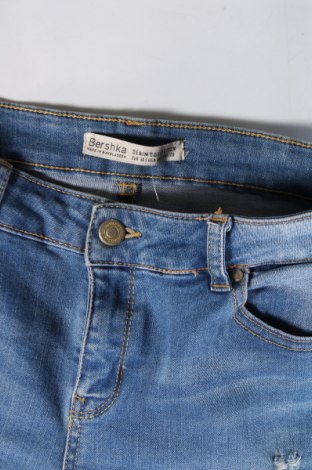 Damskie jeansy Bershka, Rozmiar S, Kolor Niebieski, Cena 43,99 zł