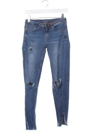 Damskie jeansy Zara, Rozmiar XS, Kolor Niebieski, Cena 62,07 zł